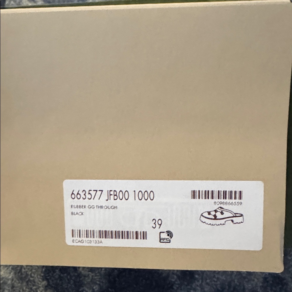 Authentic Gucci Black Rubber GG Elea Platform. Size 39. New in box. - Picture 7 of 7